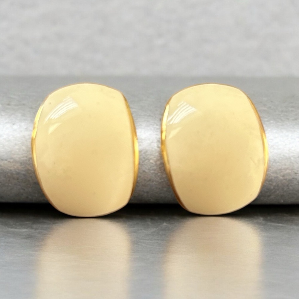 Vintage Napier Cream and gold clip-on earrings